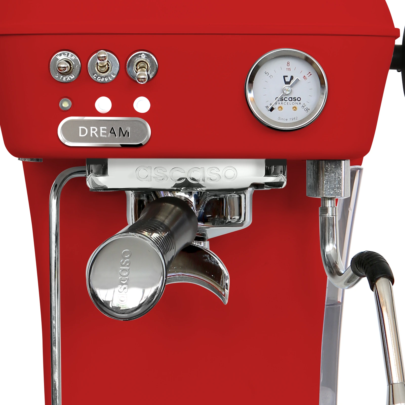 Red „Ascaso“ Dream ONE from the front: switches, pressure gauge and portafilter in the group head